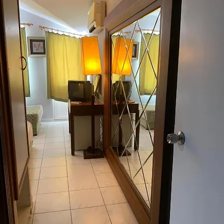 Ξενοδοχείο More Hotel